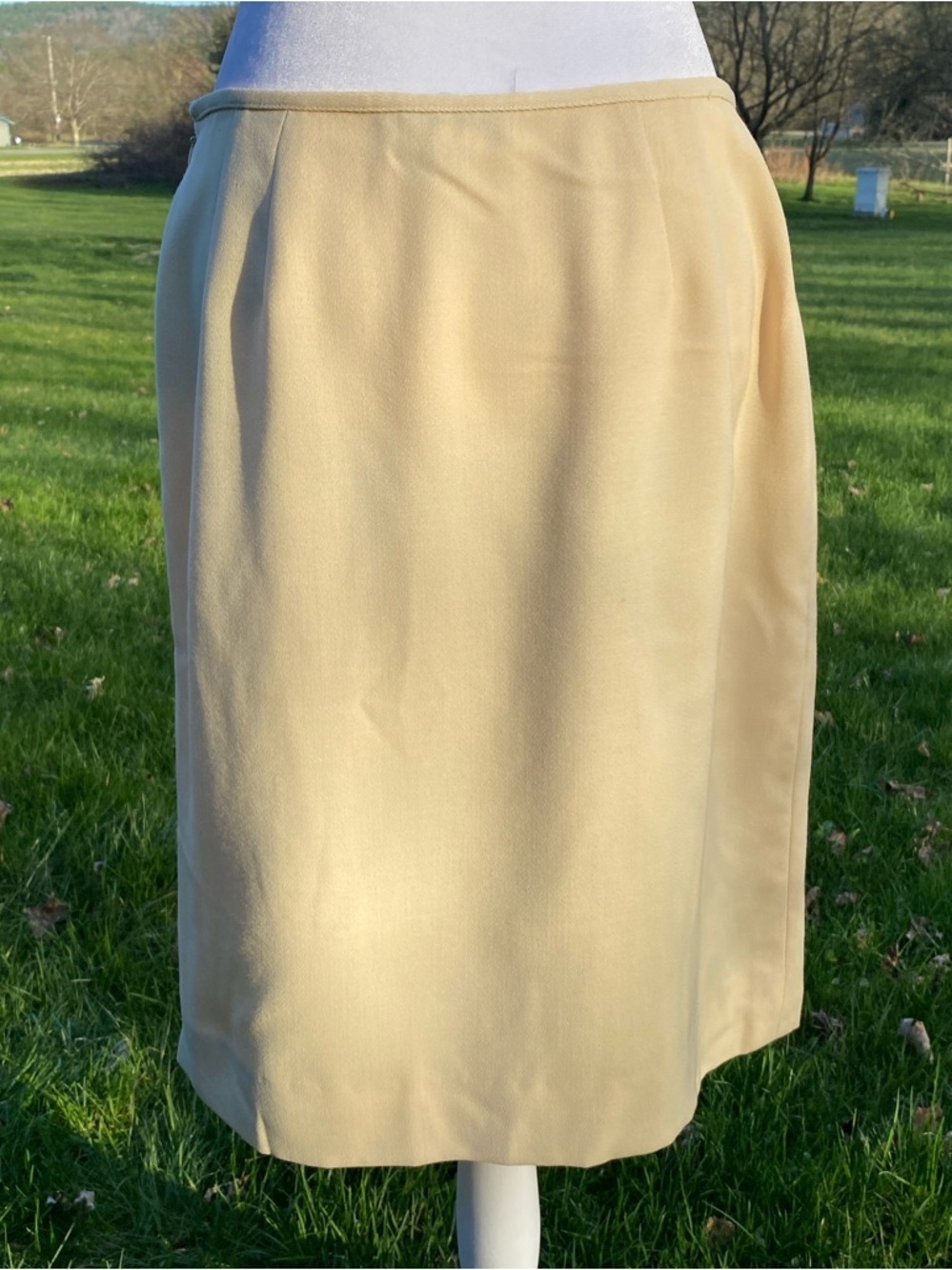 Valentino Butter Yellow Wool Pencil Skirt Italy Size 12 Classic Minimalist
